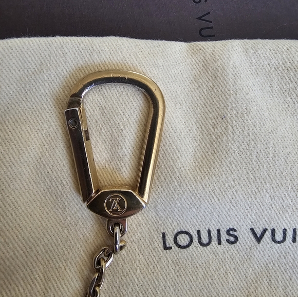Louis Vuitton Black Epi Leather Key Cles - Picture 3 of 7